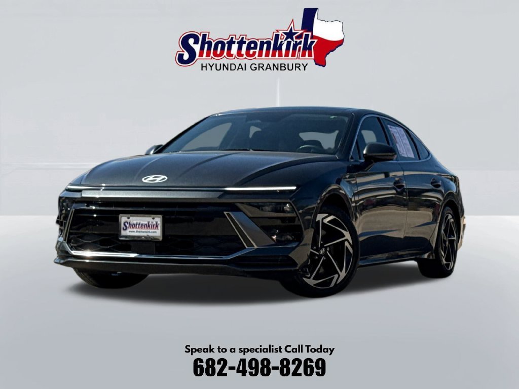 Used 2024 Gray Hyundai SEL image 1