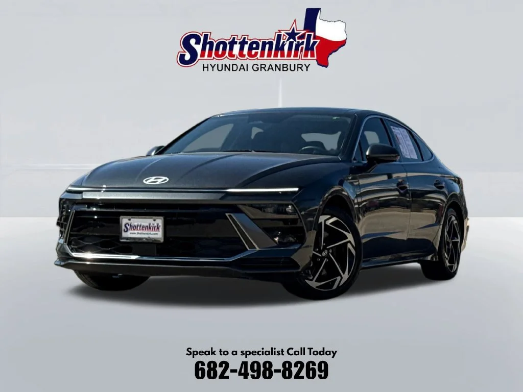Used 2024 Gray Hyundai SEL image 1