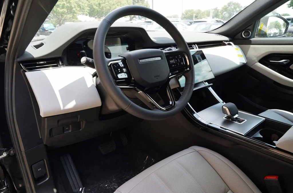 New 2026 Santorini Black Land Rover S image 14