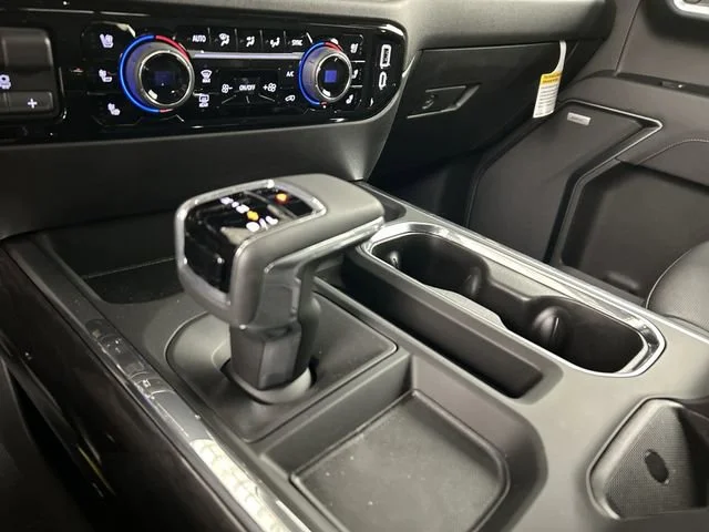 2025 Chevrolet Silverado 1500 LTZ - Photo 10