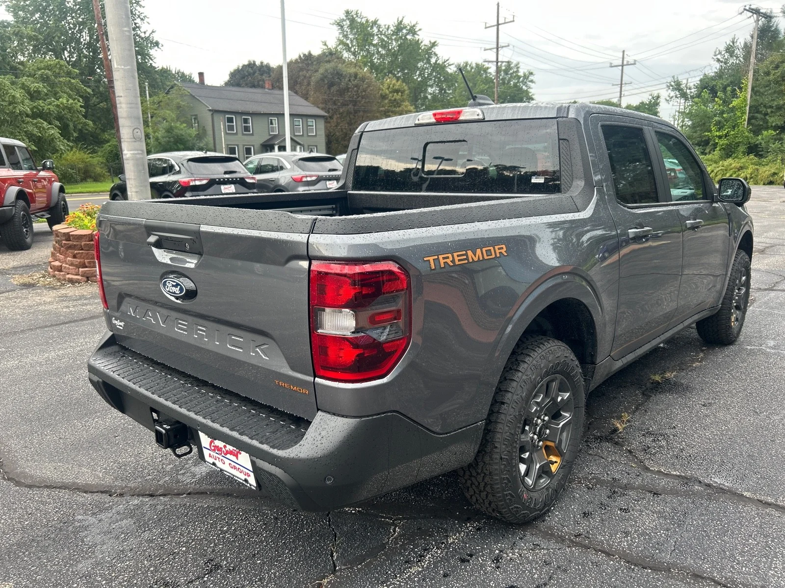 New 2026 Carbonized Gray Metallic Ford Tremor image 6