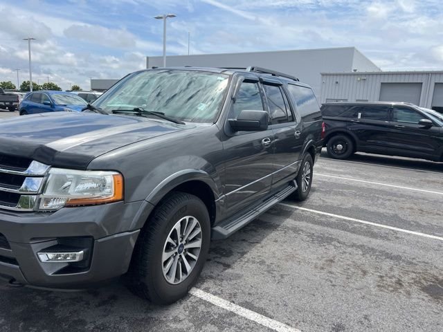 Used 2017 Magnetic Ford XLT image 3