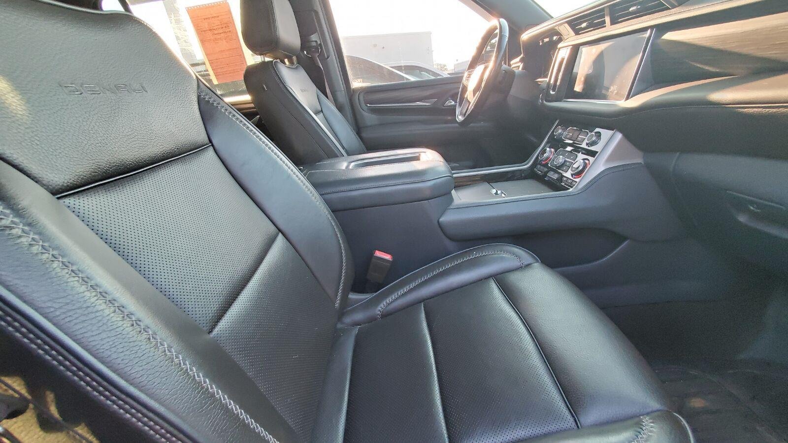 Used 2021 WHITE FROST TRICOAT GMC Denali image 4