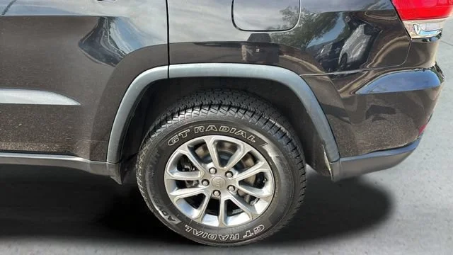 Used 2015  Jeep Limited image 38