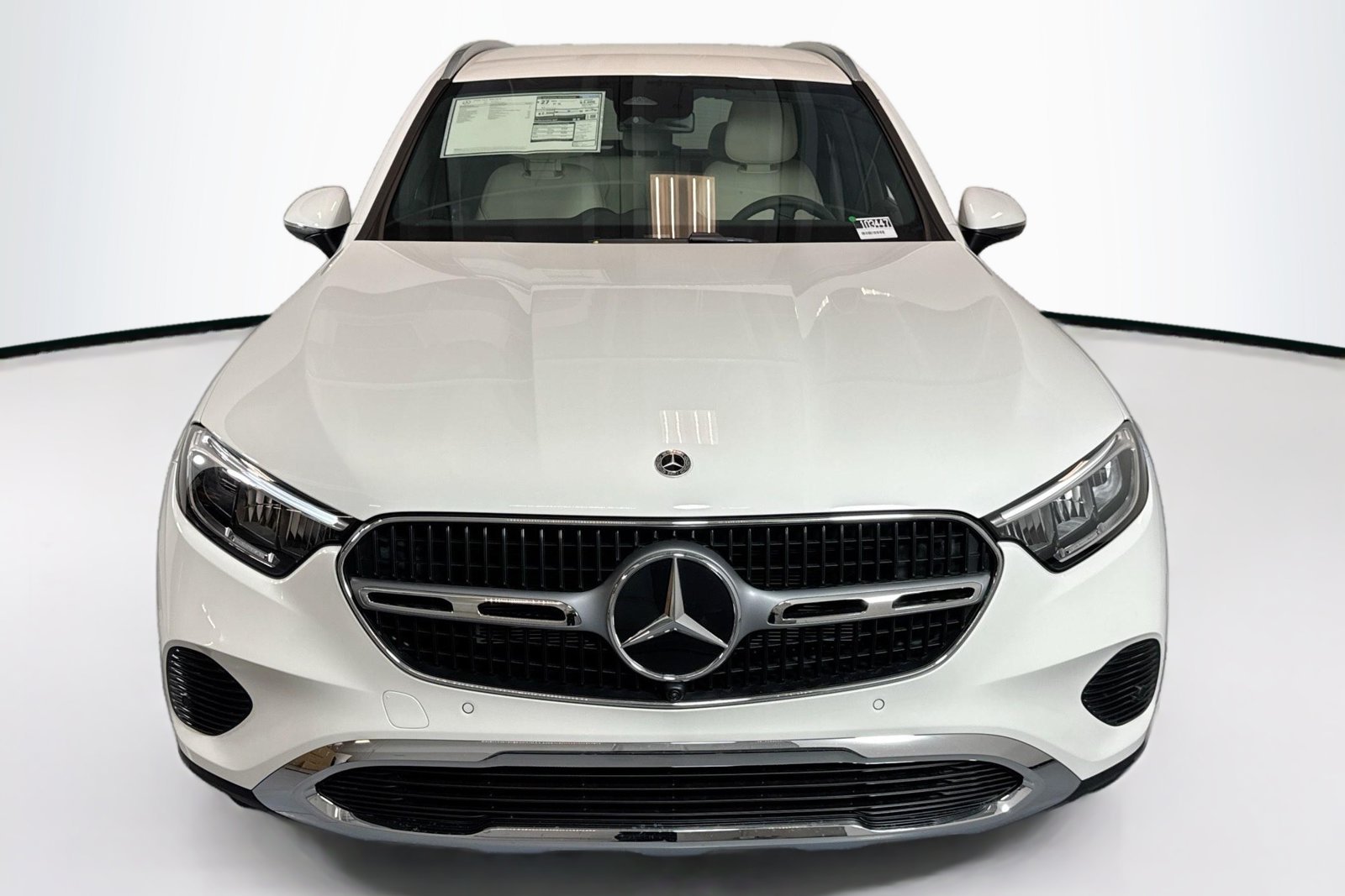 New 2026 Polar White Mercedes-Benz GLC 300 image 2