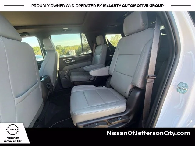 Used 2023 White Chevrolet Z71 image 16