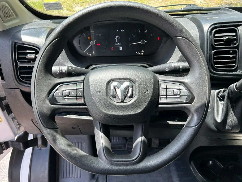 Used 2025 White Ram Base image 15