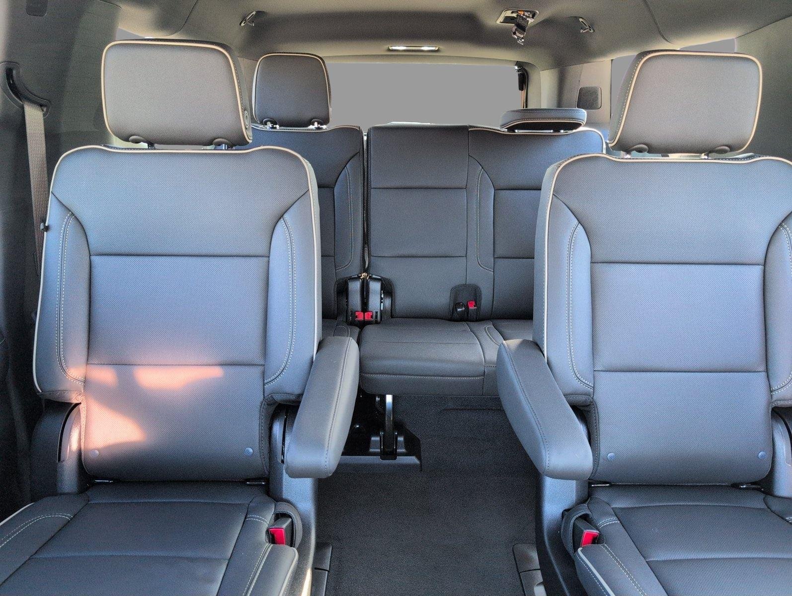 2026 Chevrolet Suburban Premier - Photo 28
