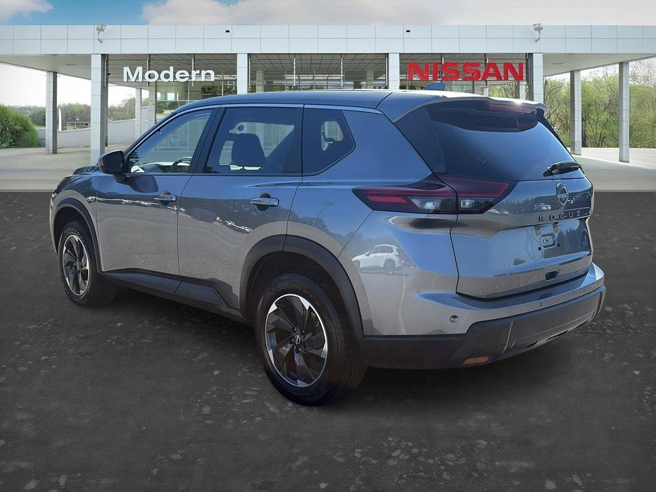 Used 2025 Gun Metallic Nissan SV image 3