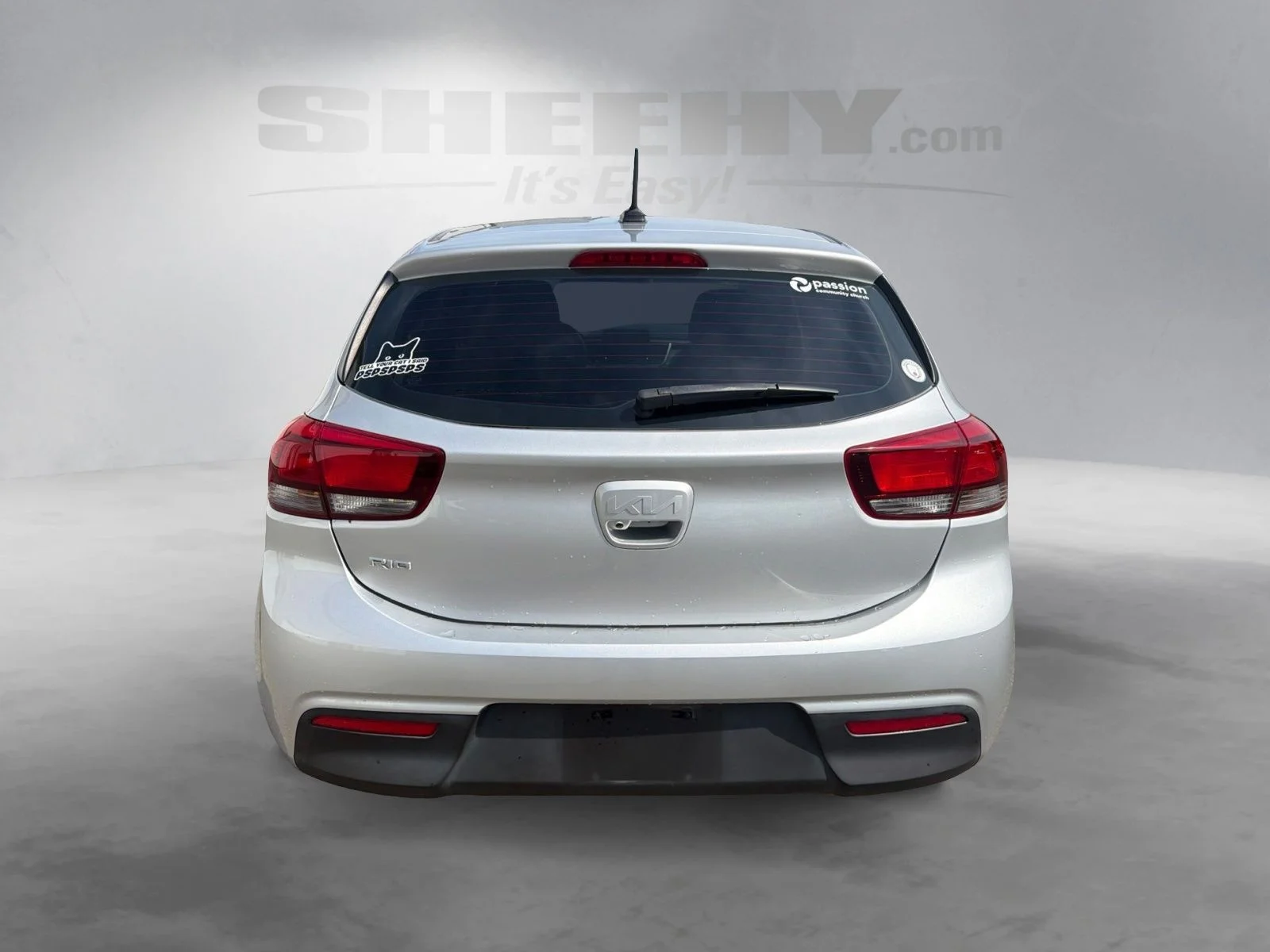 Used 2022 Silver Kia S image 13