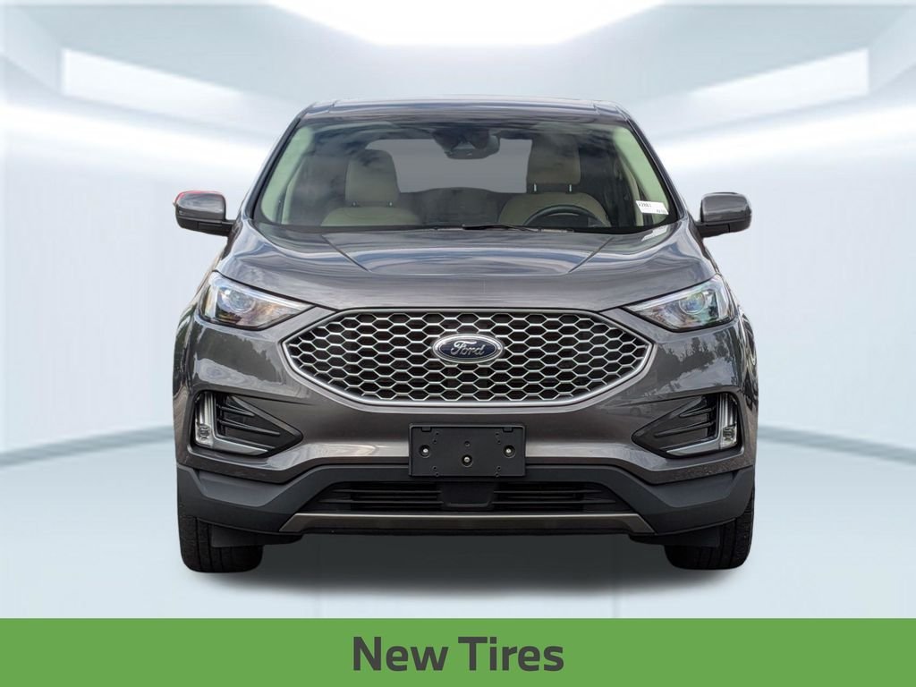 Used 2024 Gray Ford SEL image 12