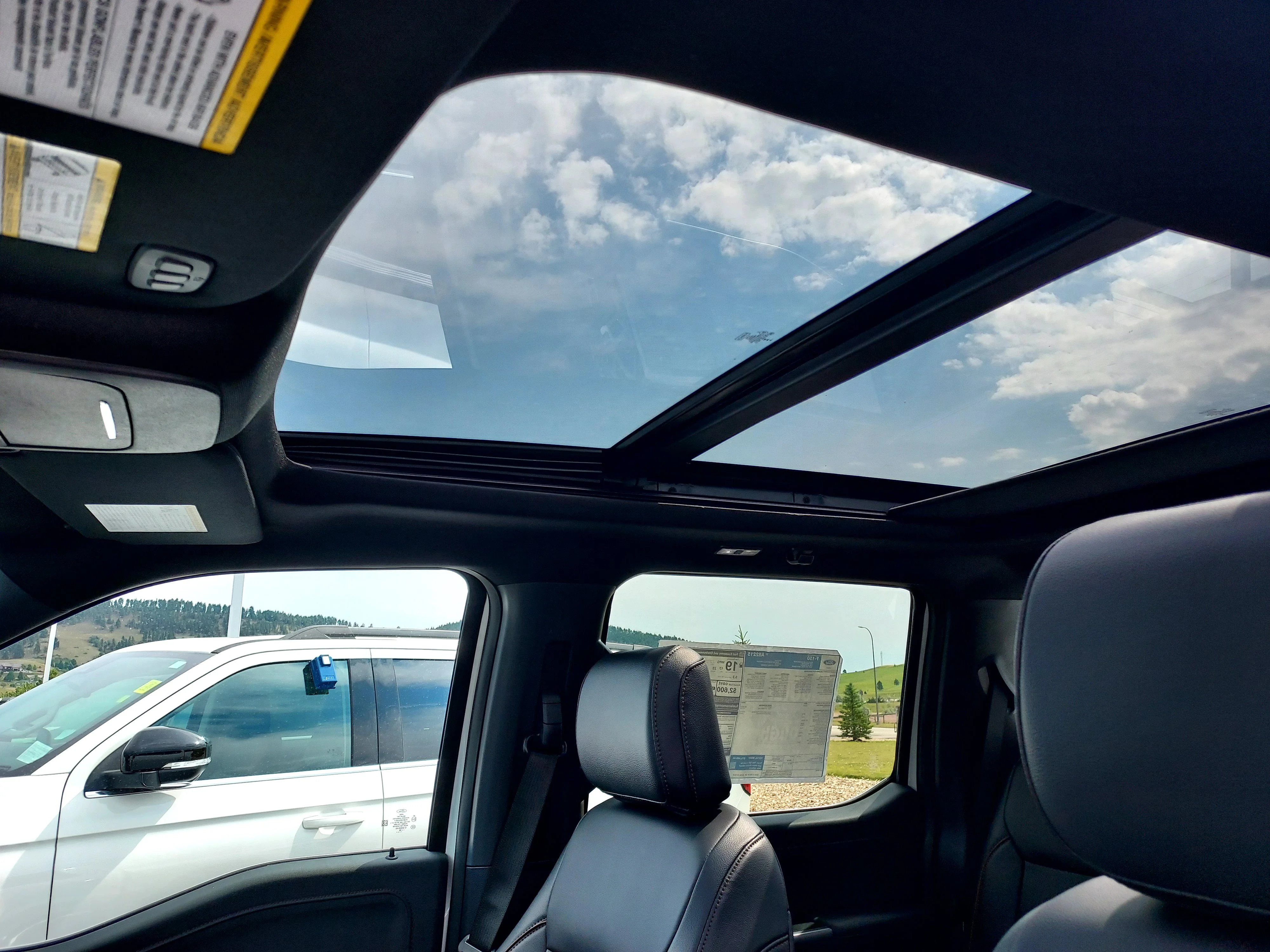 New 2026 Star White Metallic Tri-Coat Ford LARIAT image 15