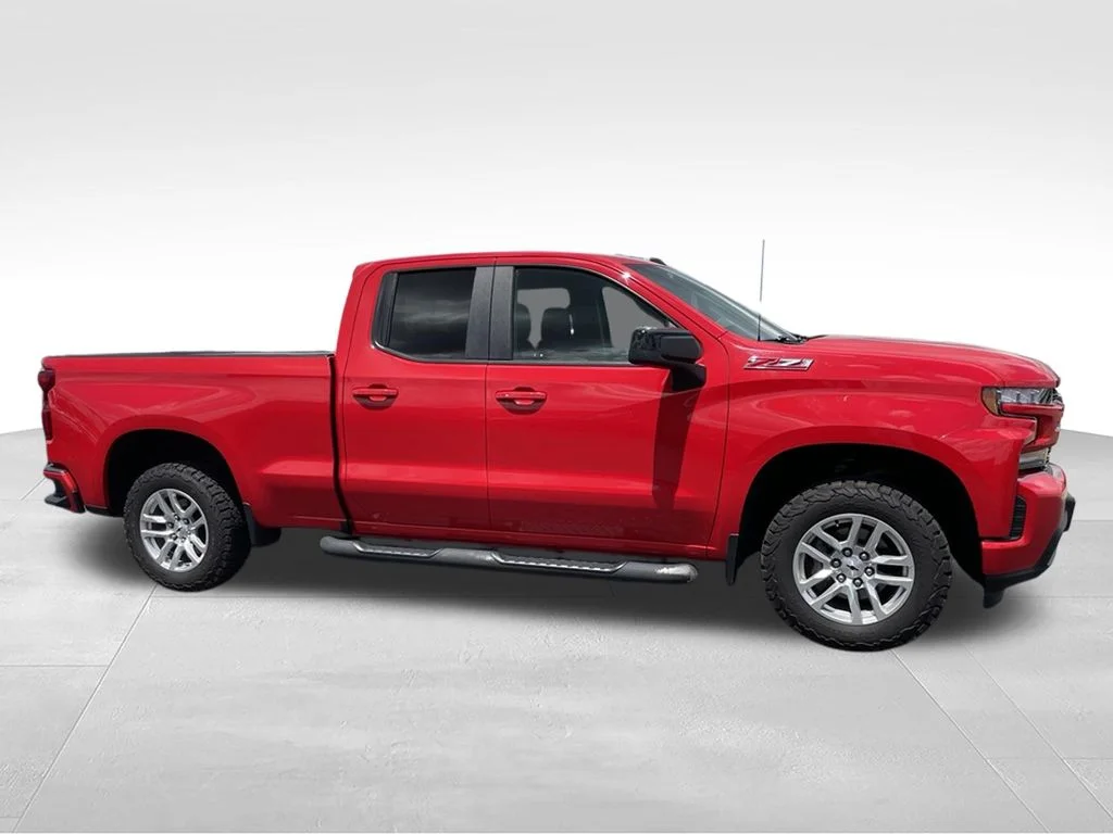 Used 2020 Red Chevrolet RST image 2