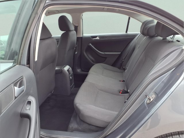 Used 2014 Gray Volkswagen 2.0L S image 15