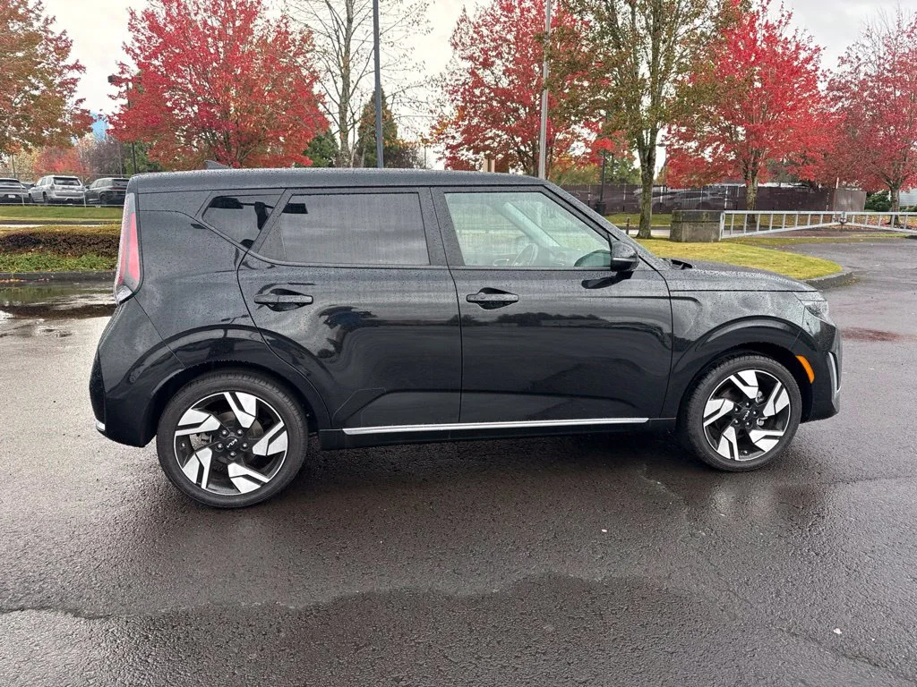 Used 2023 Fusion Black Kia GT-Line image 8