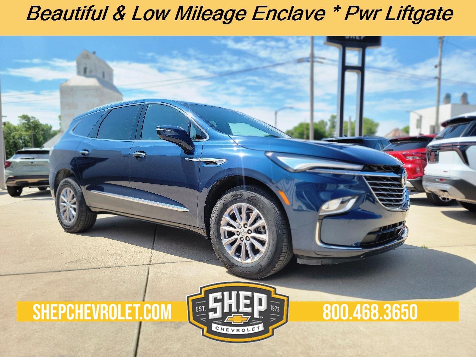 2023 Buick Enclave Essence's photo