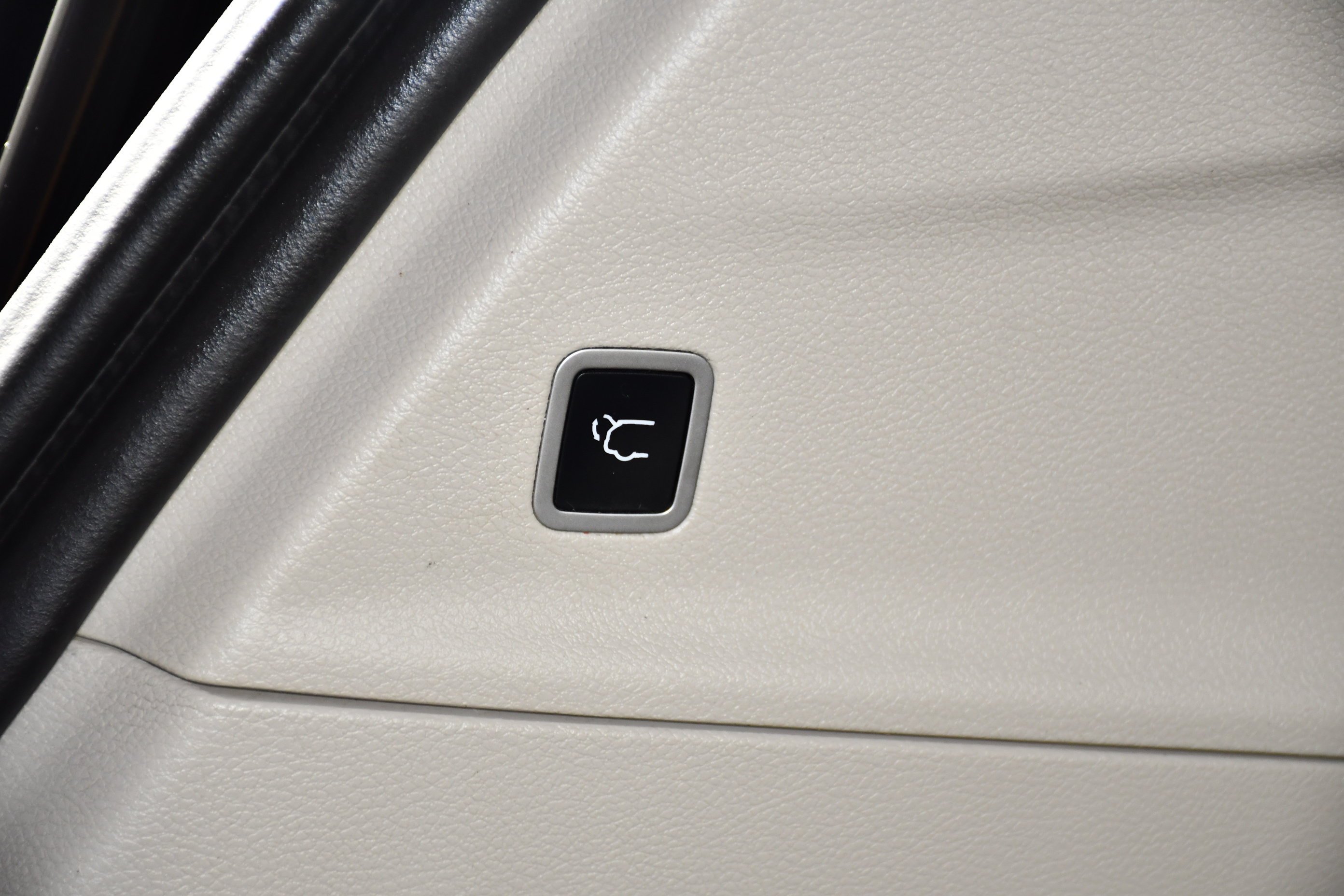 Used 2019 Velvet Red Pearlcoat Chrysler Touring L image 48
