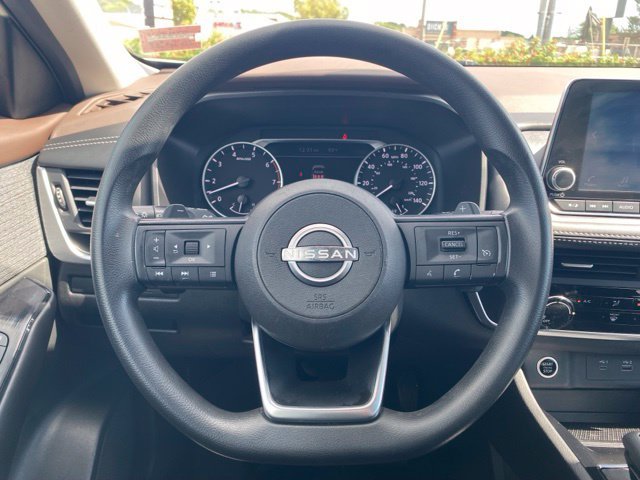 Used 2023 Glacier White Nissan S image 16