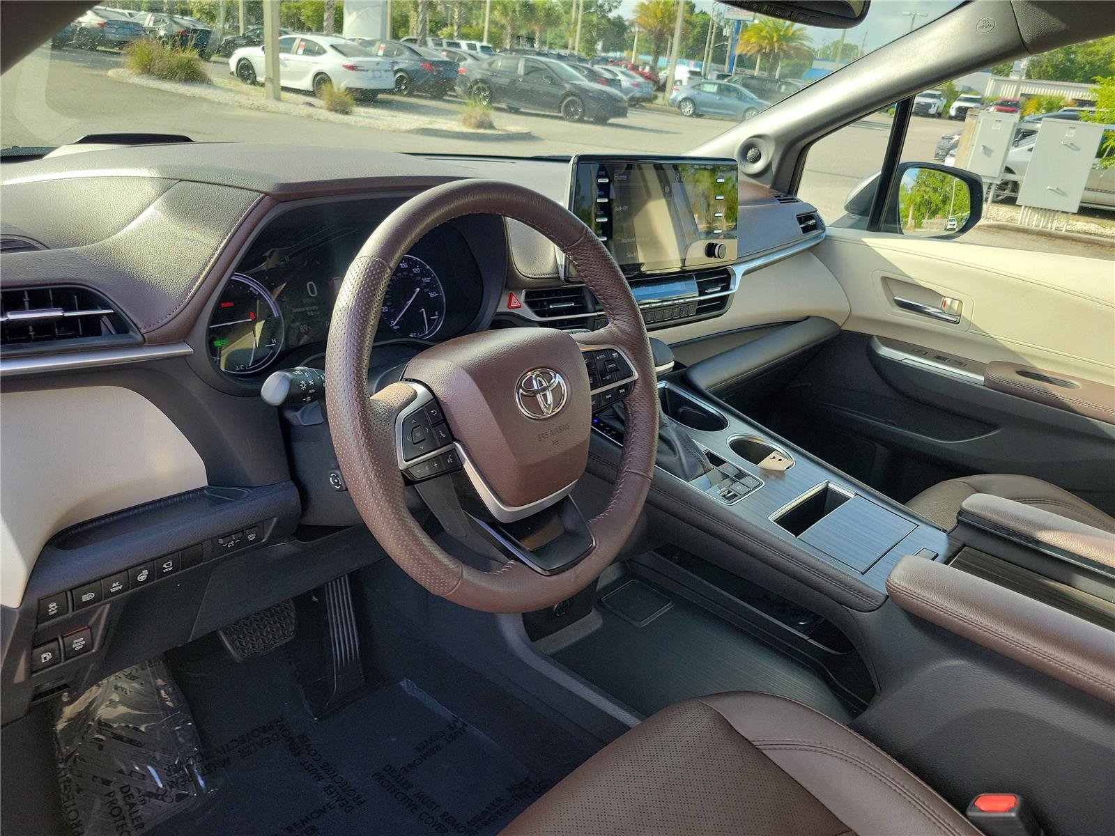 Used 2022 Predawn Gray Mica Toyota Platinum image 14