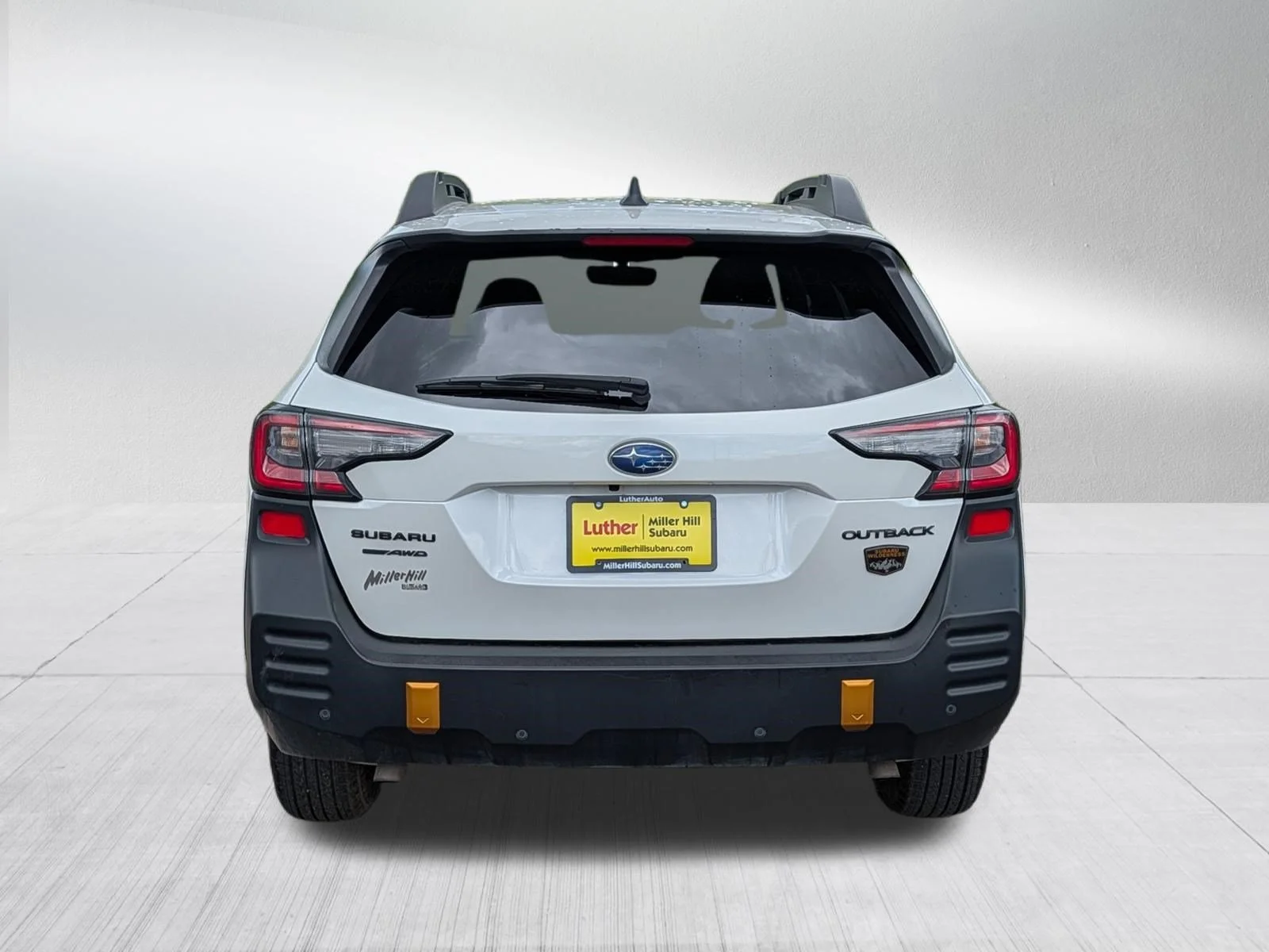 Used 2023 Crystal White Pearl Subaru Wilderness image 6