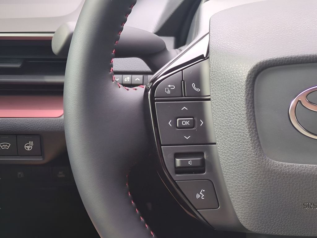 New 2026 Wind Chill Pearl <sup>1</sup> Toyota  SE image 23