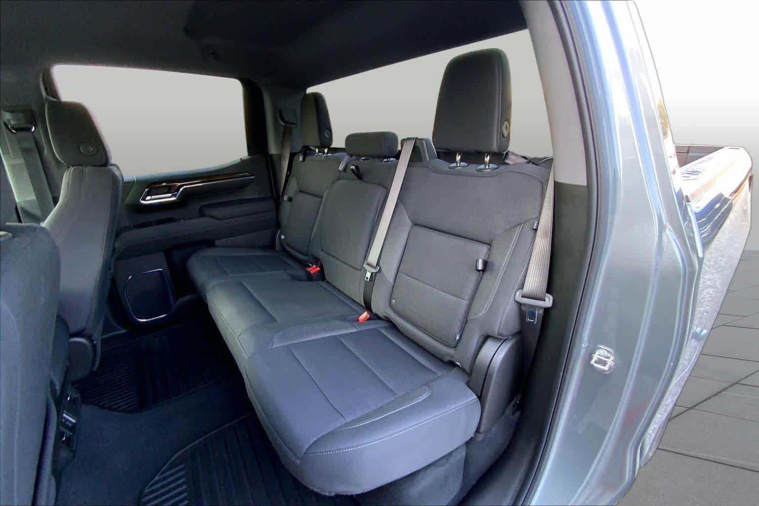 Used 2024 Sterling Metallic GMC Elevation image 20