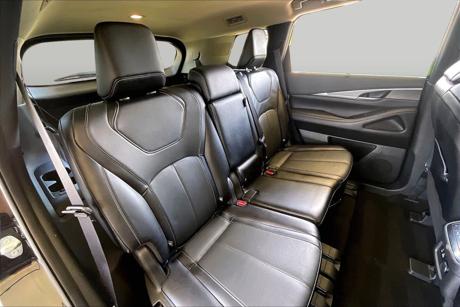 Used 2024 Mineral Black INFINITI LUXE image 17