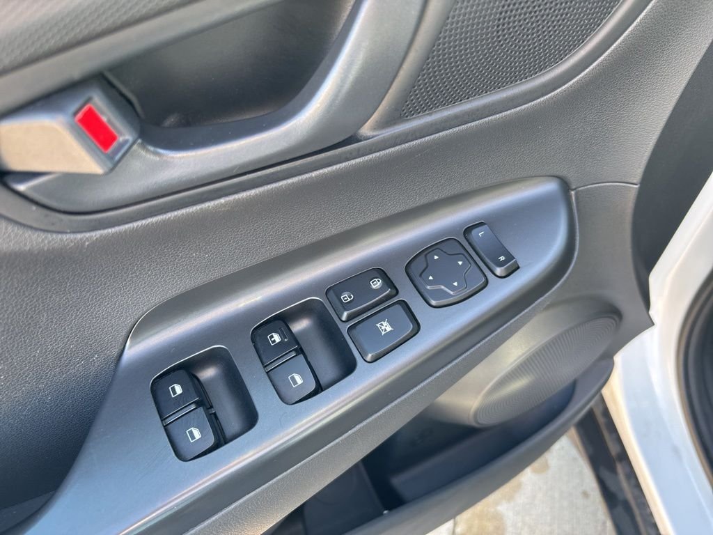 2020 Hyundai Kona SE - Photo 16