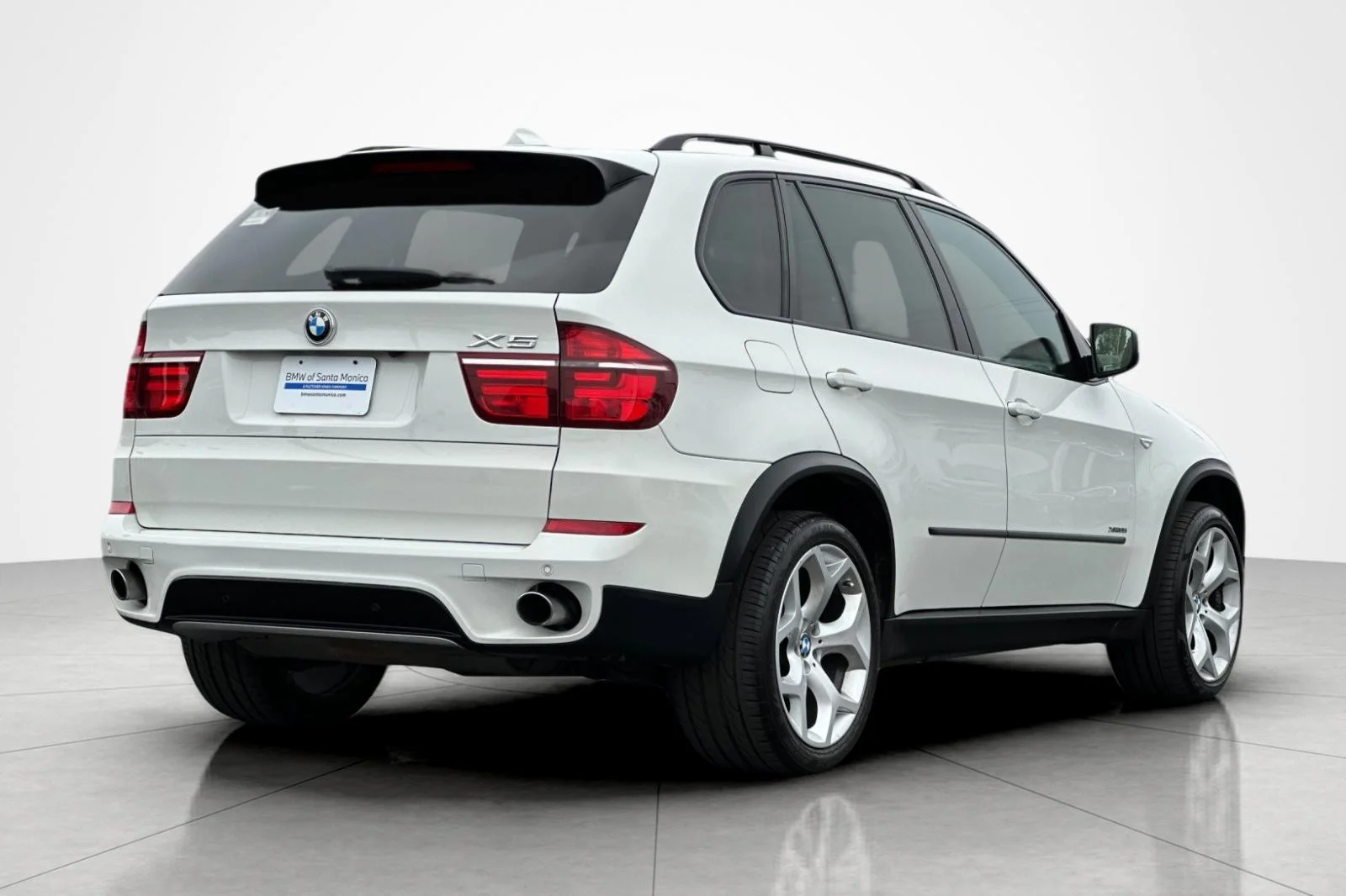 Used 2013 Alpine White BMW xDrive35i Sport Activity image 5