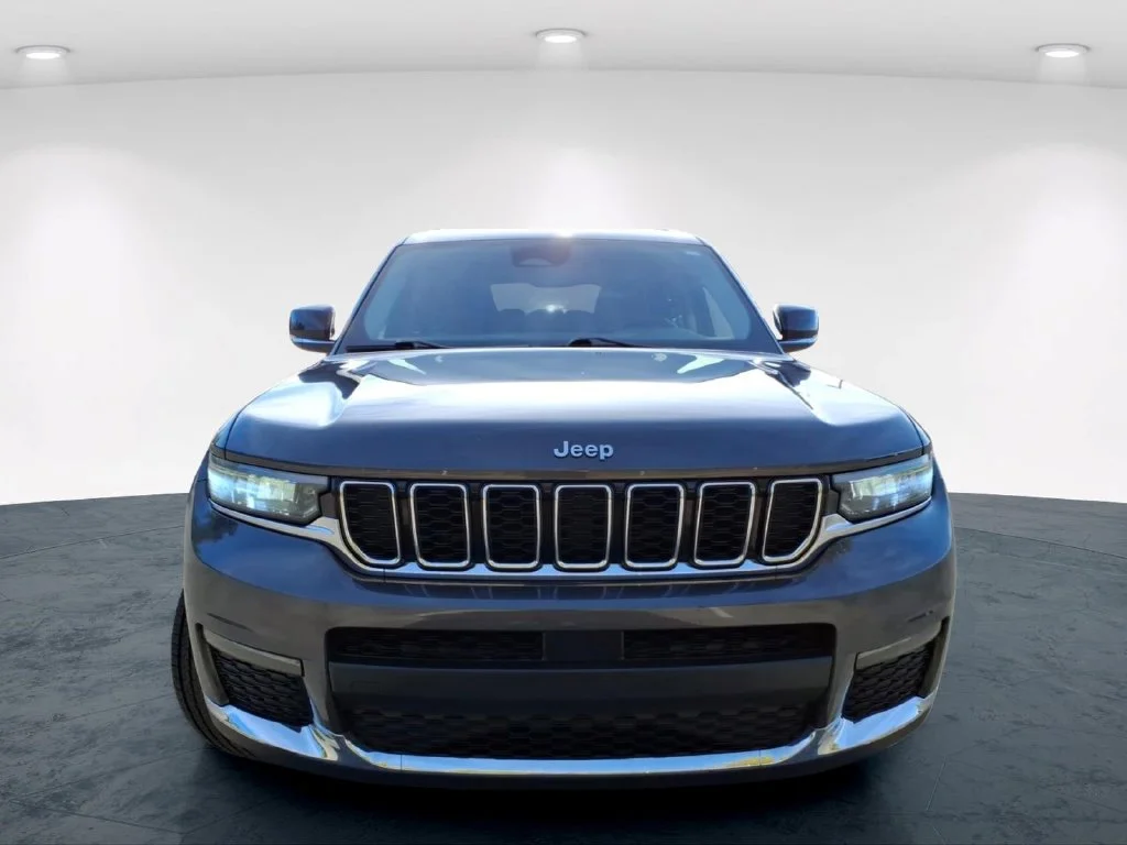 Used 2021 Gray Jeep Limited image 4
