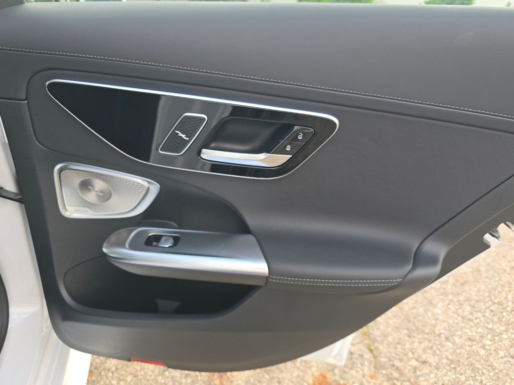 New 2026 MANUFAKTUR Moonlight White Metallic Mercedes-Benz C 300 image 24