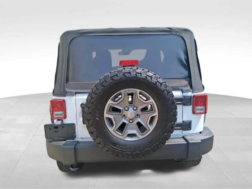 Used 2016 White Jeep Sport image 5
