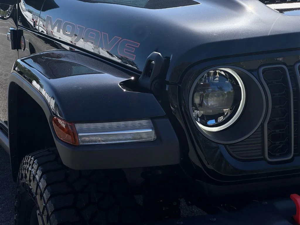 New 2026 Black Jeep Mojave X image 6