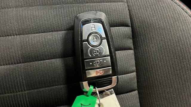 Used 2025 Agate Black Metallic Ford ST-Line image 21