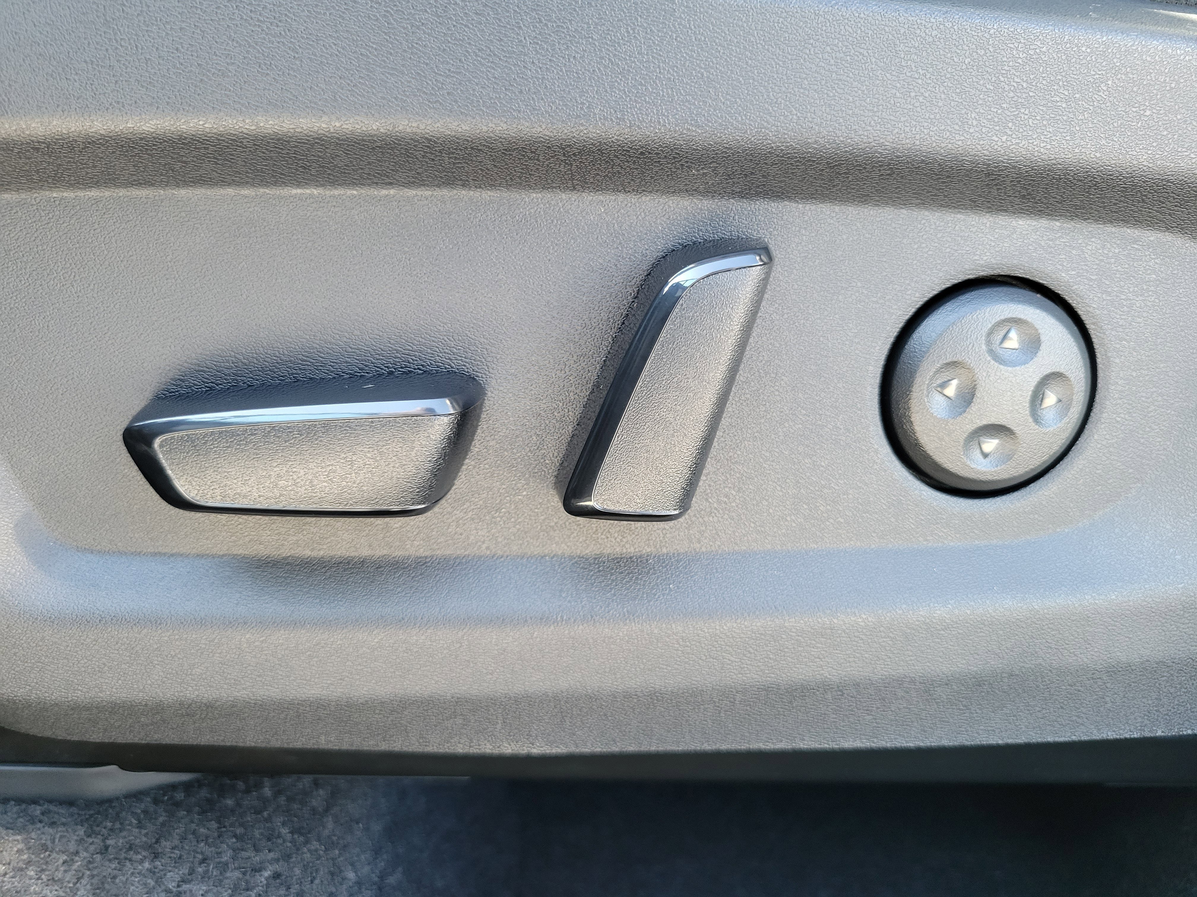 New 2026 Champagne Silver Metallic Nissan Platinum image 31