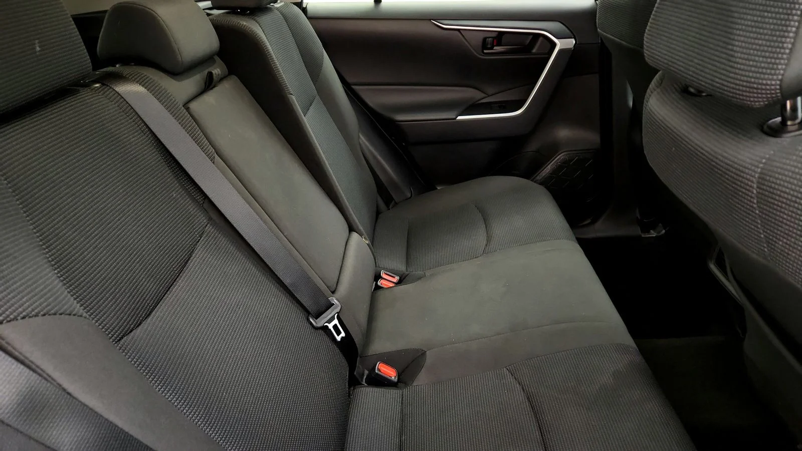 Used 2025 Silver Toyota LE image 39