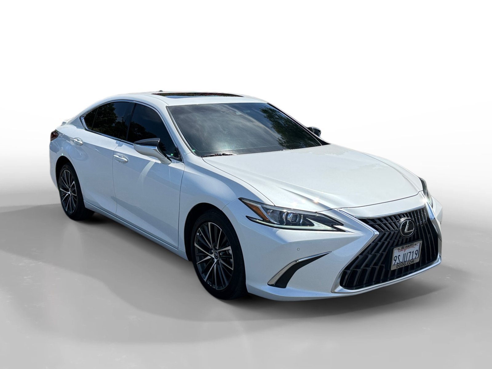 Used 2025 White Pearl Lexus 300h image 7