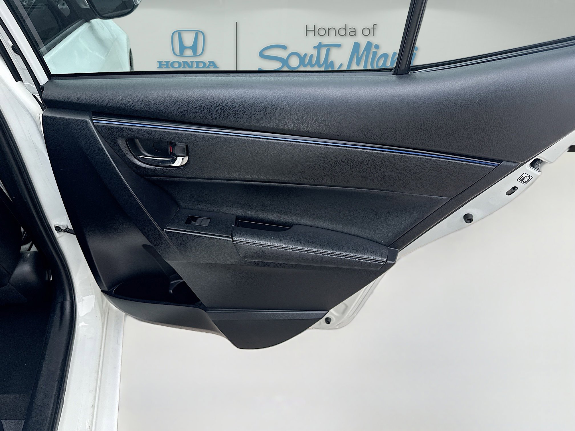 Used 2017 Super White Toyota SE image 29
