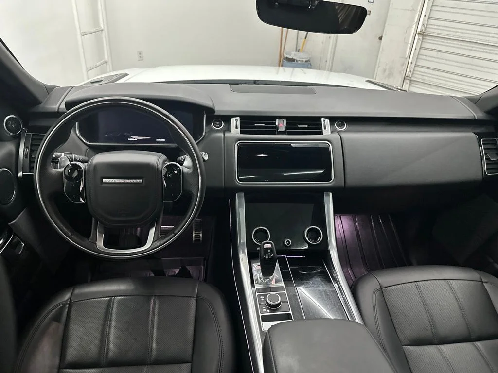 Used 2022 White Land Rover HSE Silver Edition image 25