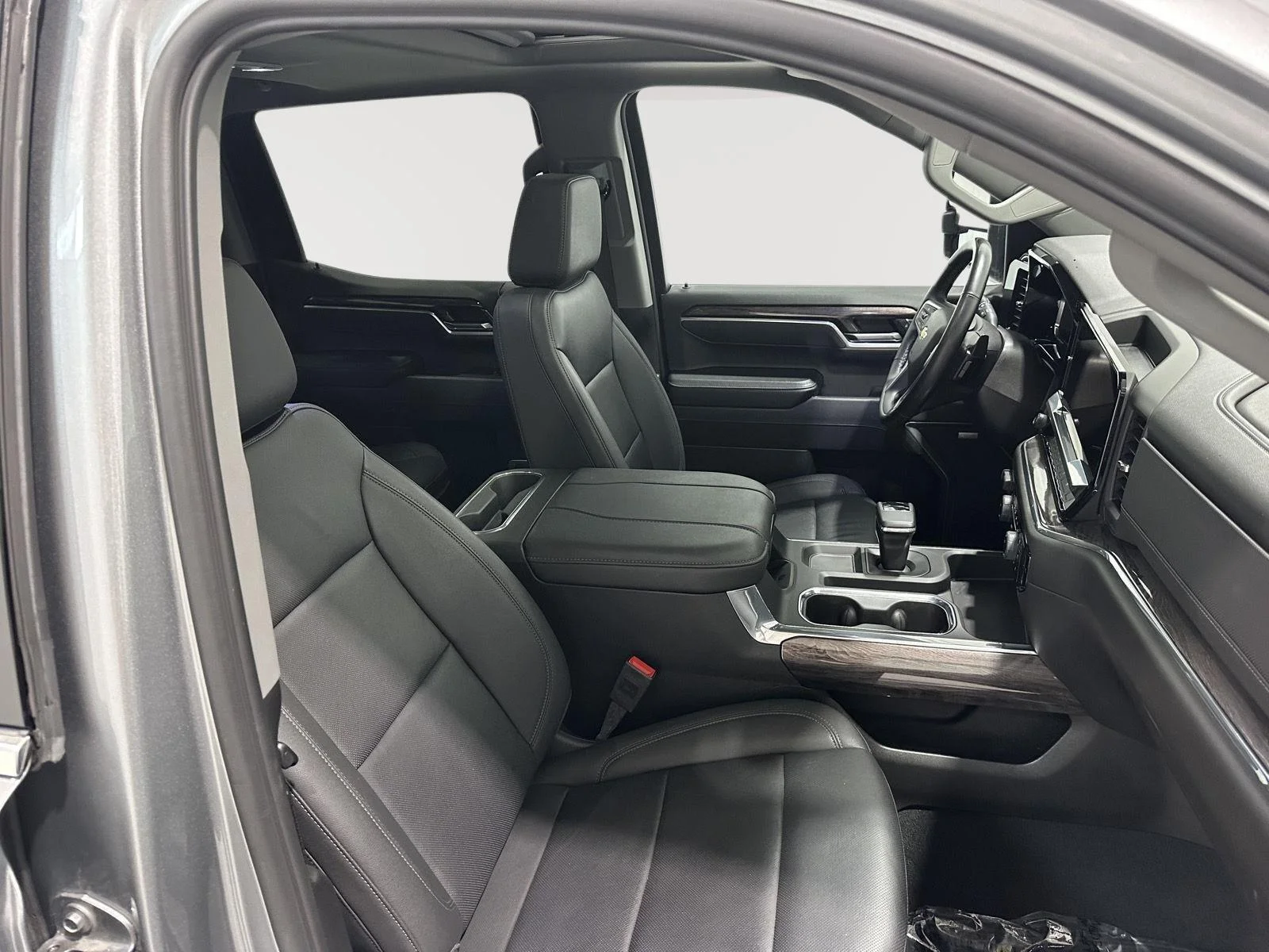 Used 2025 Sterling Gray Metallic Chevrolet LTZ image 27