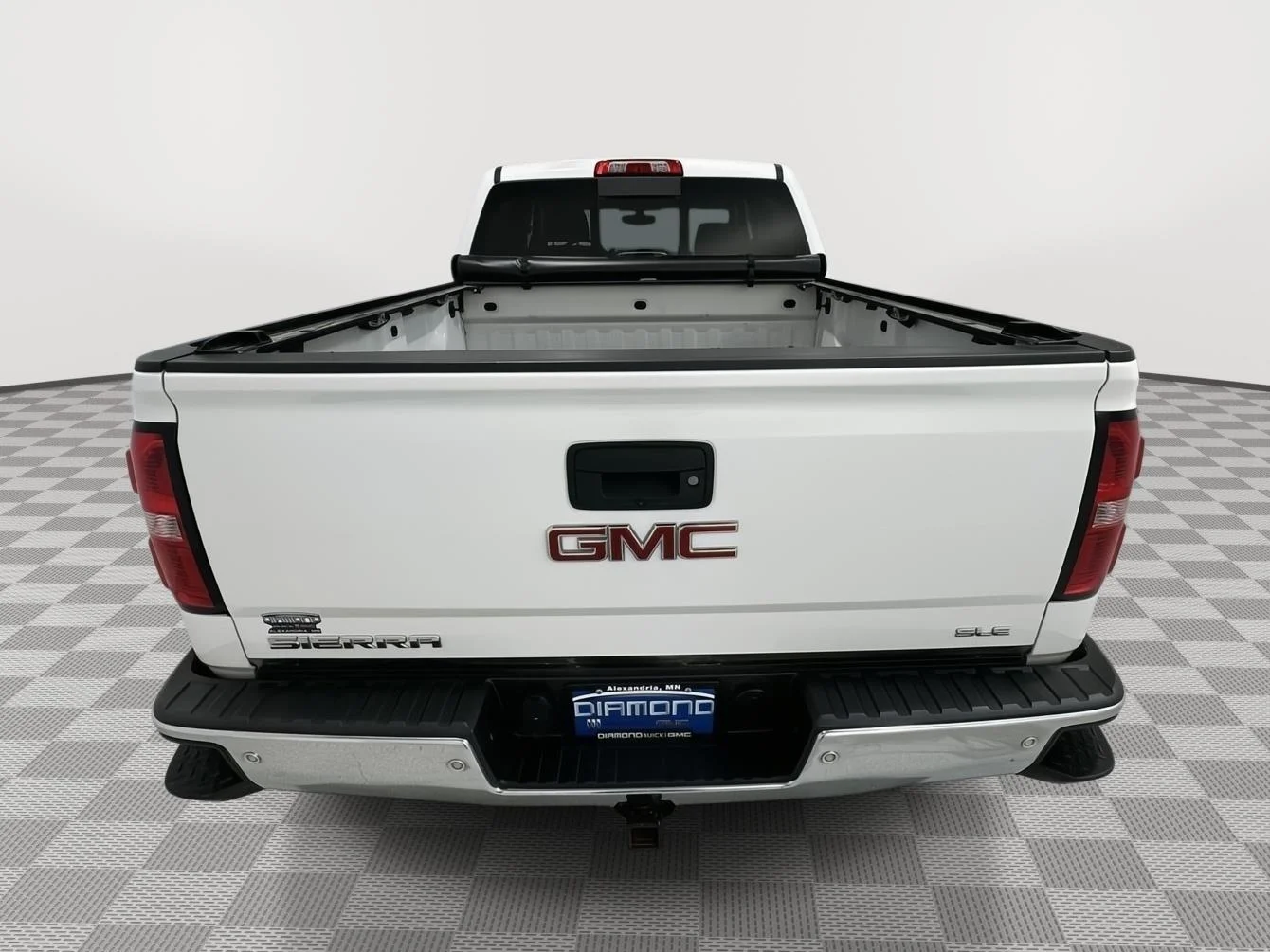 Used 2016 SUMMIT WHITE GMC SLE image 4