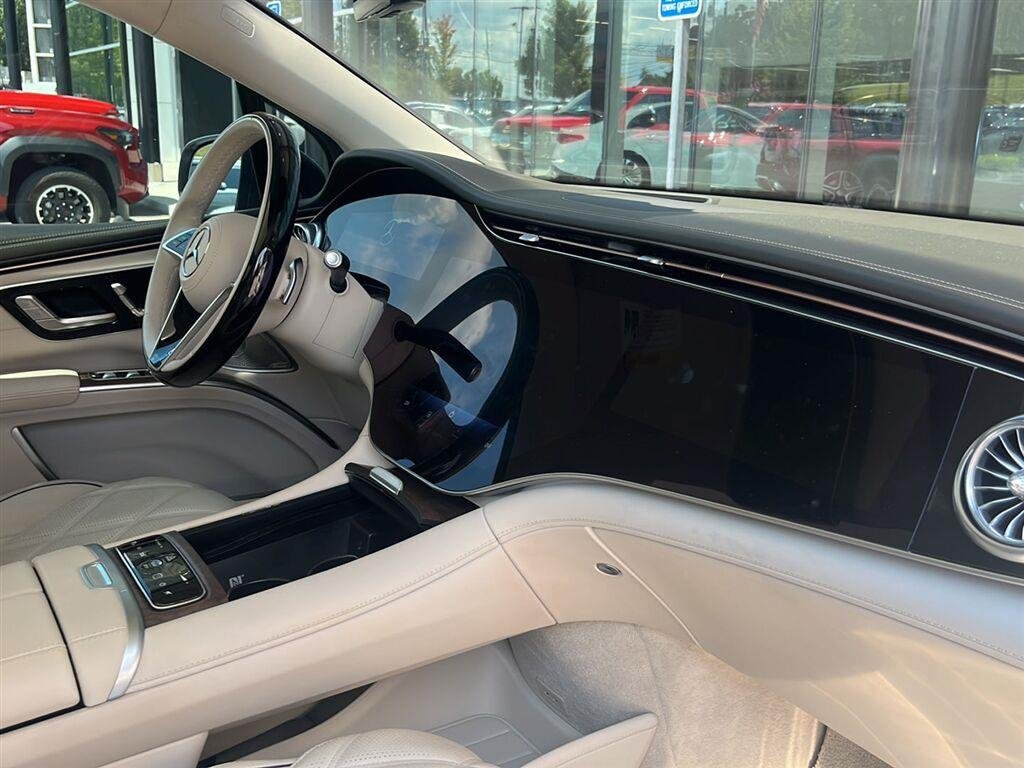 Certified Used 2024 Nautical Blue/Cirrus Silver Mercedes-Benz Maybach EQS 680 image 10