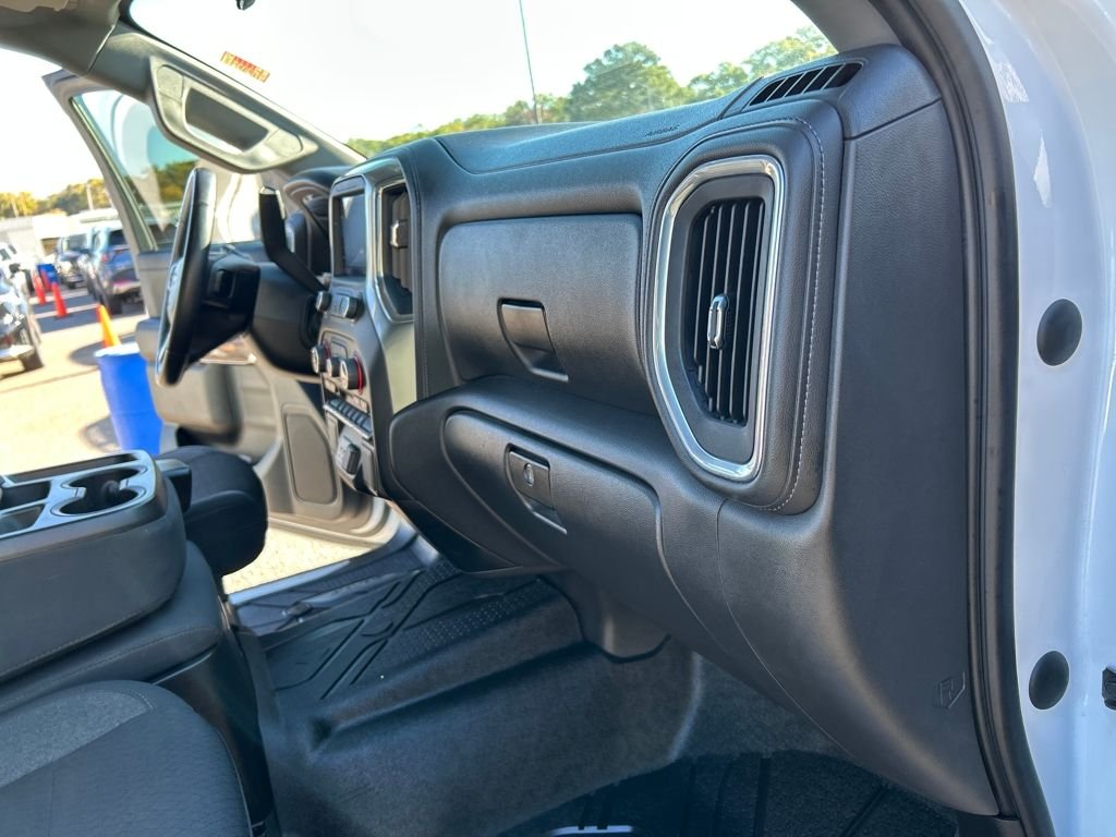 Used 2022 White Chevrolet LT image 31