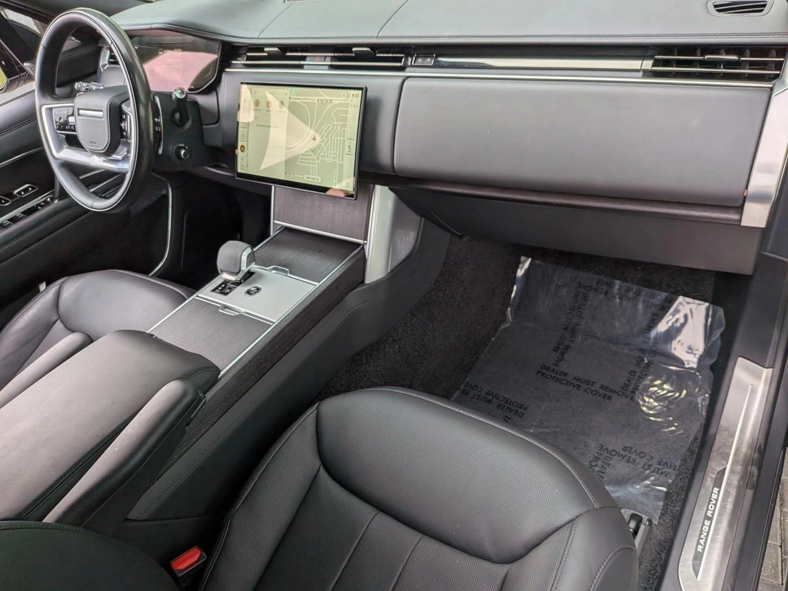 Used 2025 Eiger Grey Metallic Land Rover SE image 23