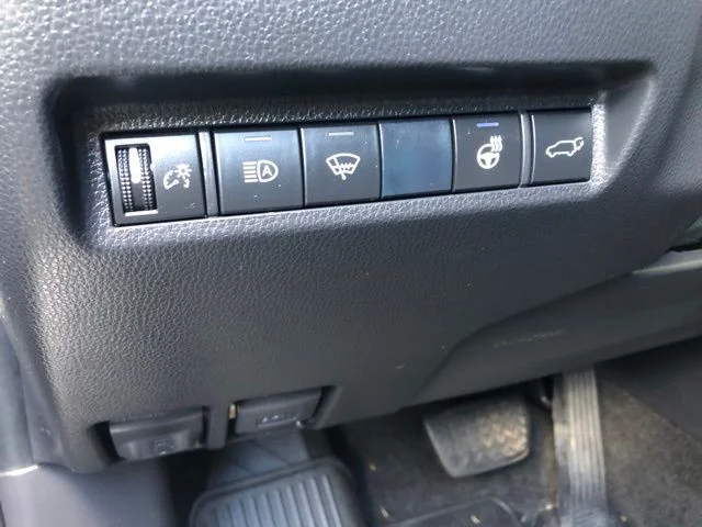 Used 2019 Silver Sky Metallic Toyota XLE image 23