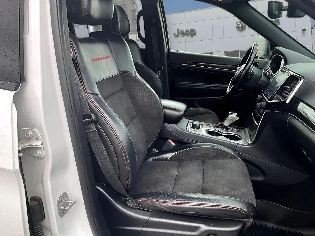 Used 2020 White Jeep Trailhawk image 33