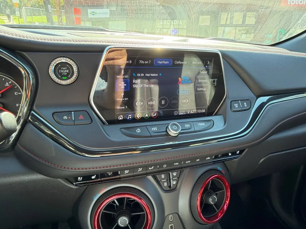 Used 2020 BLACK Chevrolet RS image 10