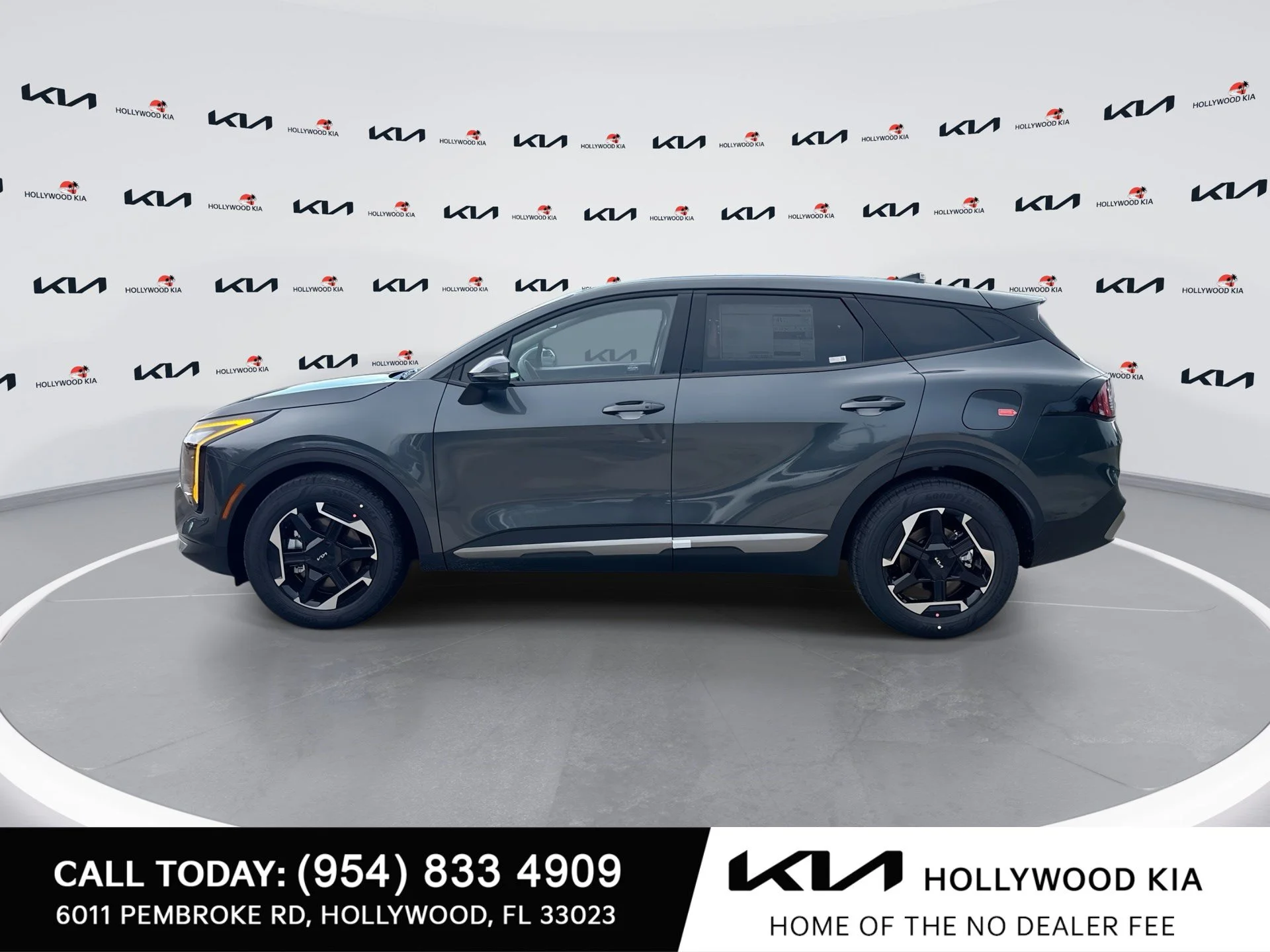 New 2027 Gravity Gray Kia S image 5