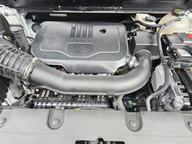Used 2025 White Chevrolet LT image 18