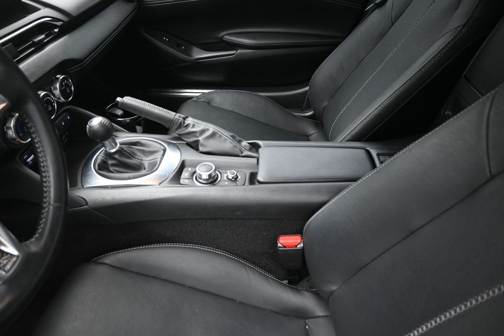 Used 2023 Beige Mazda Grand Touring image 17